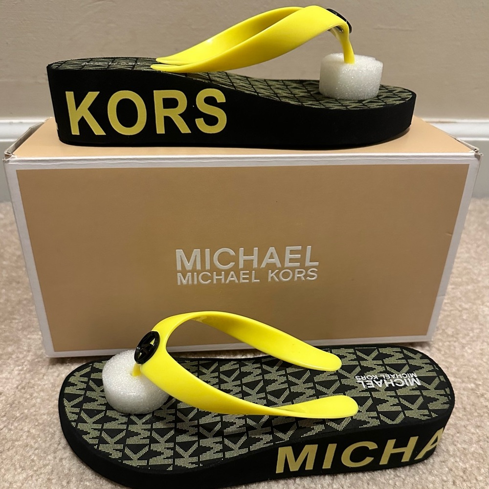 Michael Kors Black and Yellow Wedge Flip Flop Sandals Girls Size 2 MMK Shoes NWT